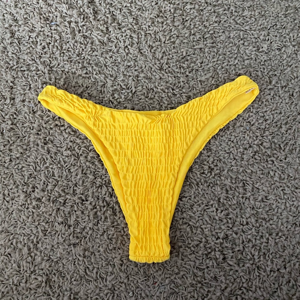 Yellow Ribbed Bikini - Picture 4 of 4